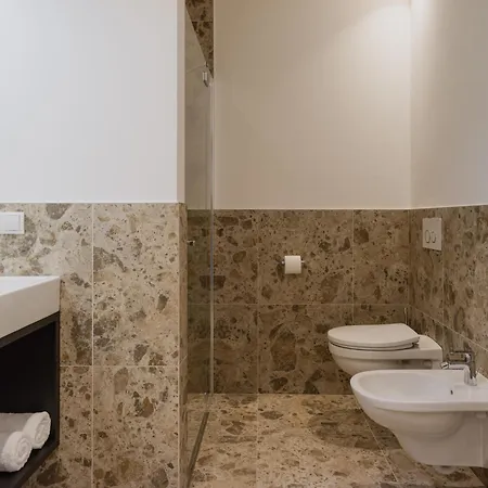 The Hills 아파트 *