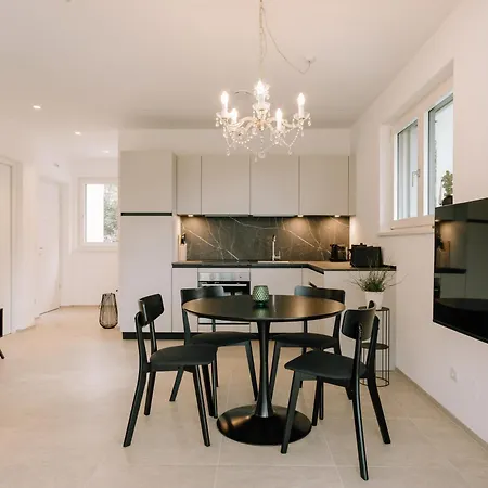 The Hills * ميرانو