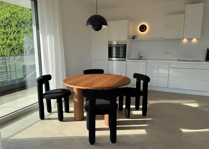 The Hills ميرانو